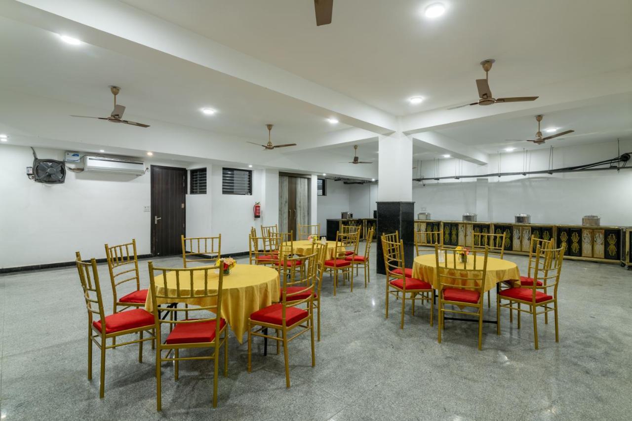 Hotel De Luxe Basai Road Gurgaon Esterno foto